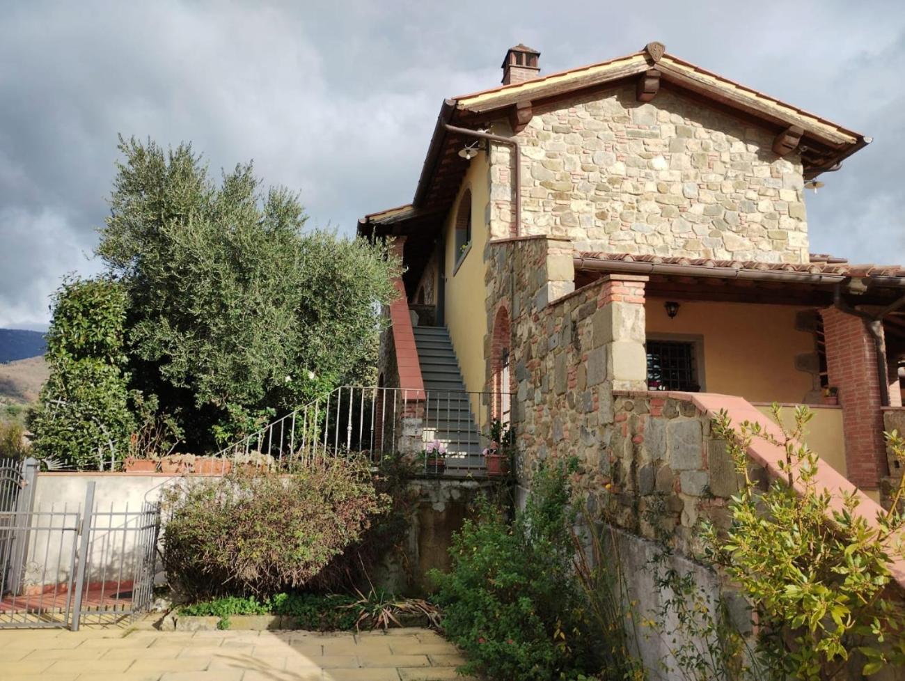 Appartamento Olivella Reggello Kültér fotó